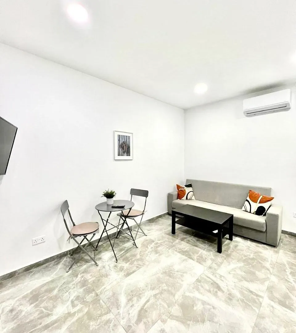 아이아 나파 Napa Entry Apts 아파트 0*, 아이아 나파 키프로스